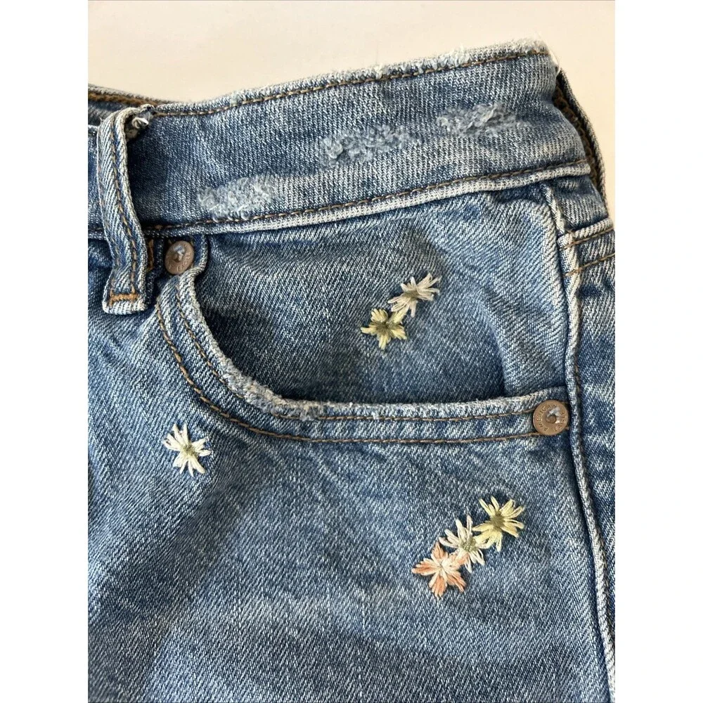 American Eagle Mom Denim Shorts Floral Embroidered Cut Off High Rise Size 00